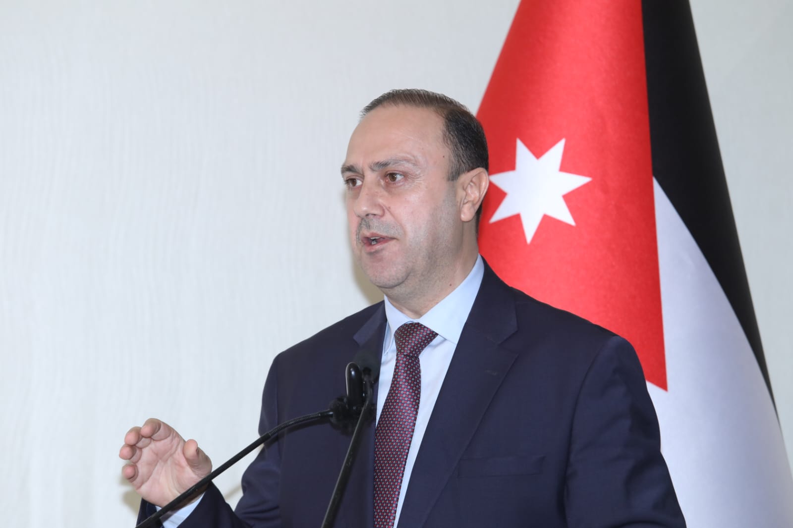 وزير الاتصال الحكومي يؤكد على موقف الأردن الثابت في ضرورة وقف العدوان على غزة