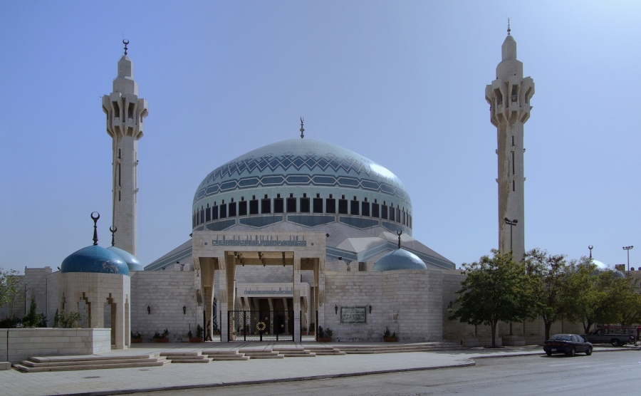 الأردنيون يحيون ليلة القدر في 7500 مسجد