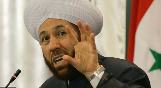 الاعلام السوري : اعتقال المفتي حسون قبيل سفره للأردن