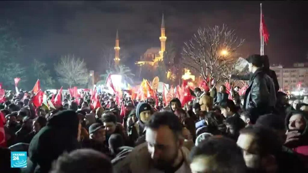الاحتجاجات تتواصل بتركيا .. وأردوغان يلمح إلى فساد جديد بالمعارضة