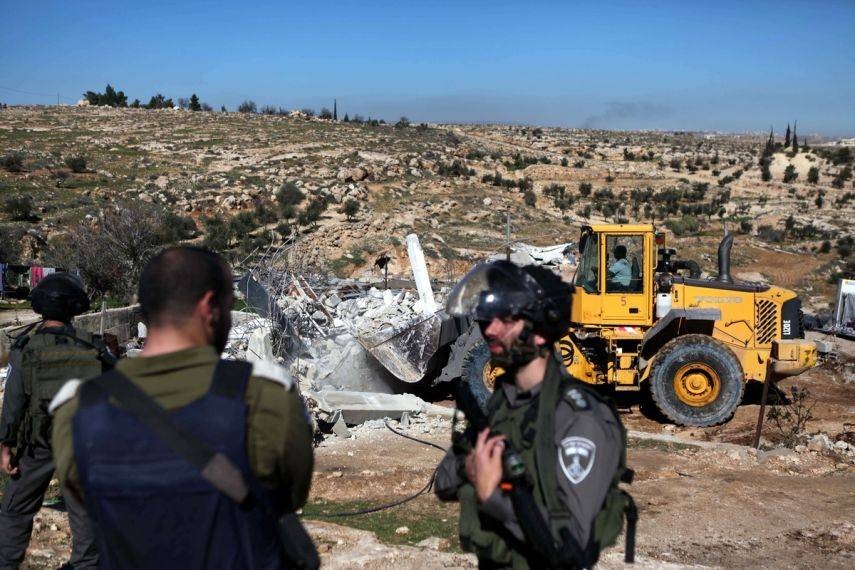 قوات الاحتلال تهدم دفيئات زراعية لفلسطيني شمال جنين