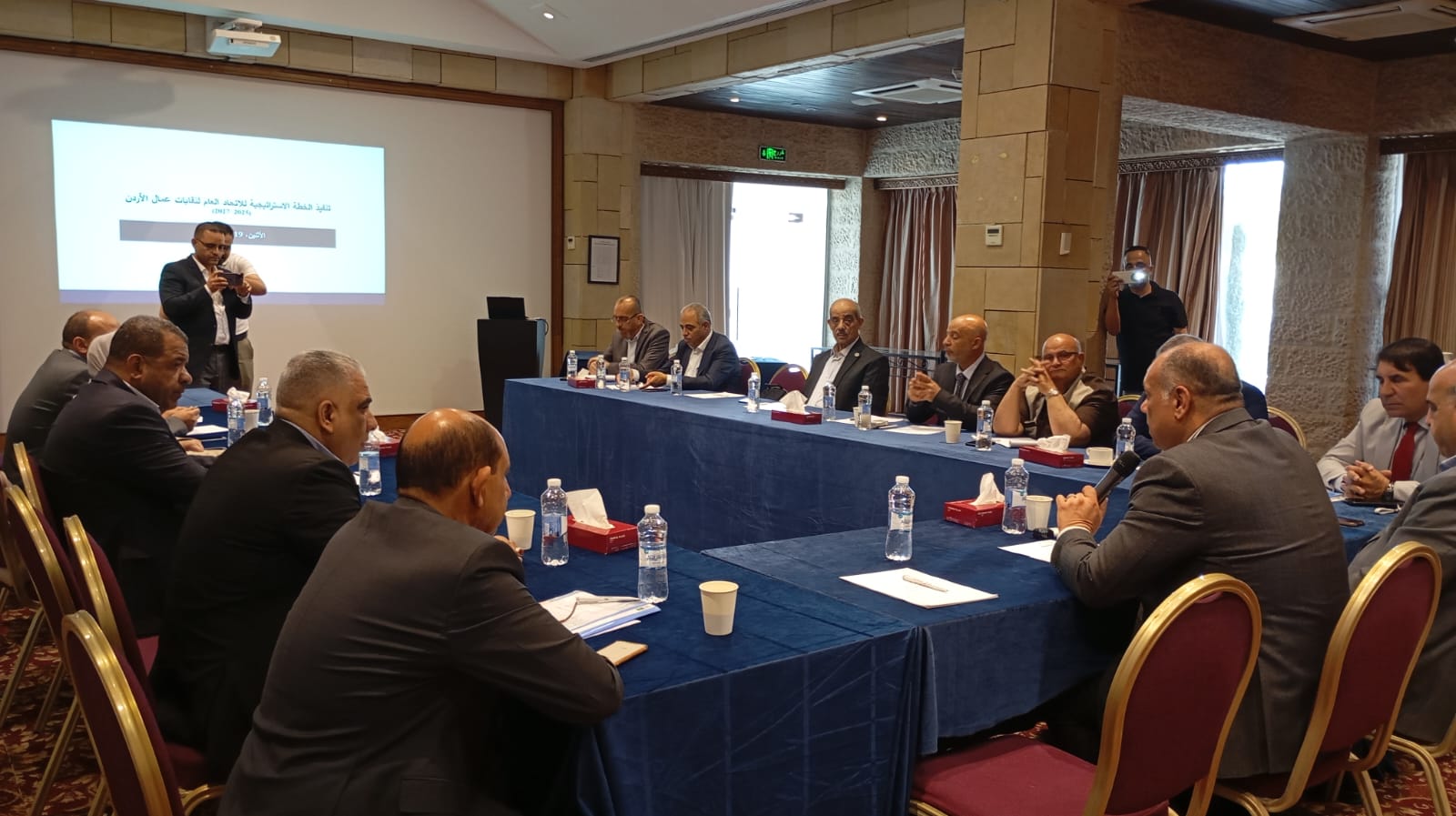 اتحاد العمال يعقد ورشة عمل لوضع خطة اتصال رقمية تعزز حضور النقابات