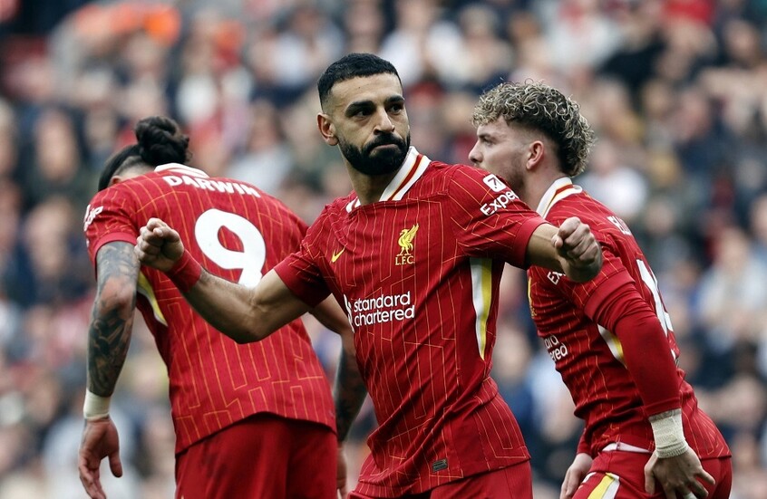 صلاح يصنع أفراح ليفربول تحت أنظار ضيف الشرف كلوب