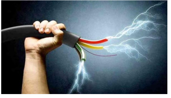 وفاة ستيني بصعقة كهربائية في خريبة السوق