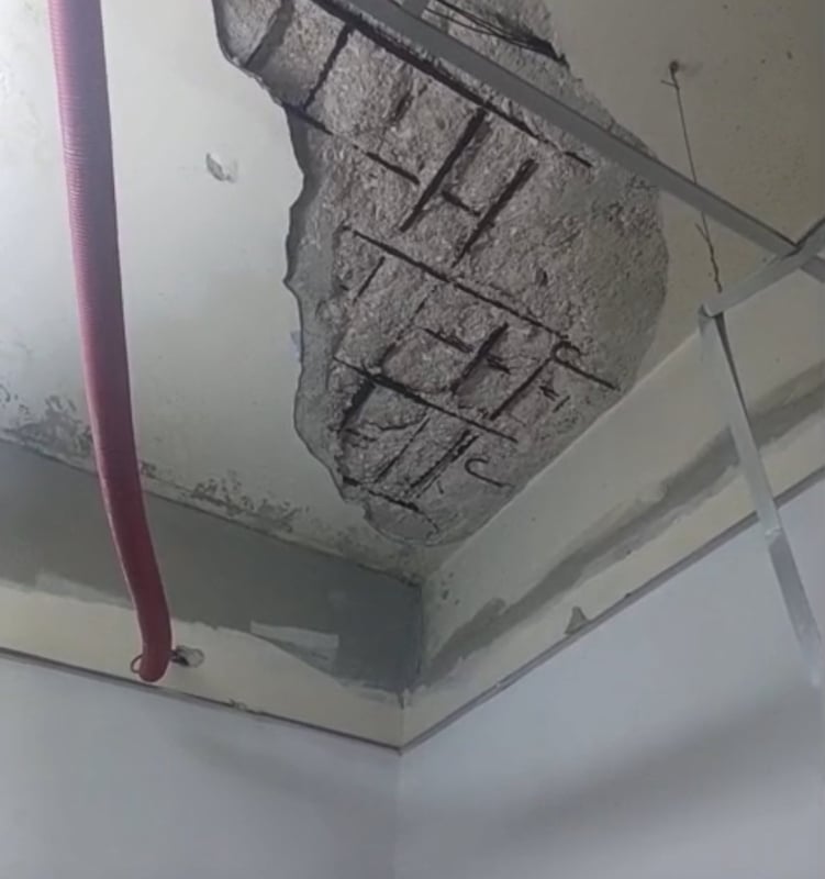 النائب العموش: مركز صحي في الزرقاء آيل للسقوط.. وزير الصحة "ينام في العسل"