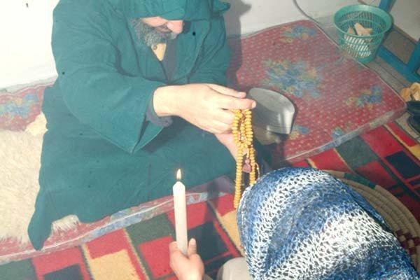  القبض على شخص ادعى أنه  "معالج روحي" وتسبب بنزيف واصابات بالغة لفتاة