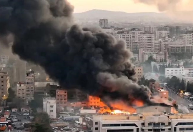 جيش الاحتلال يقصف وزارة الدفاع السورية في دمشق