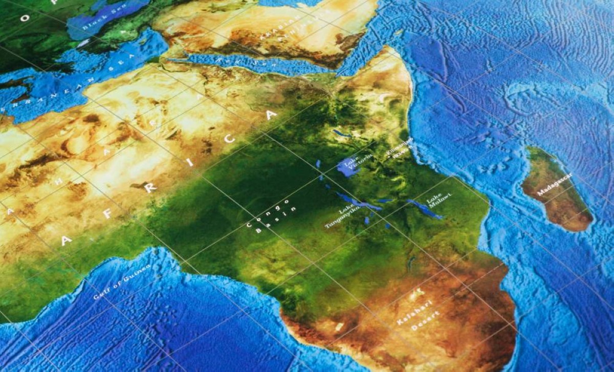 ماذا تحت القارة السمراء؟.. هيكلان عملاقان وغامضان أسفل أفريقيا يُذهلان العلماء