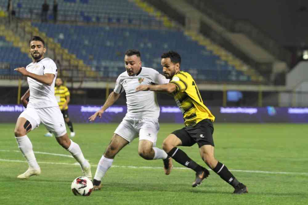  الحسين يكتسح الأهلي بدوري المحترفين