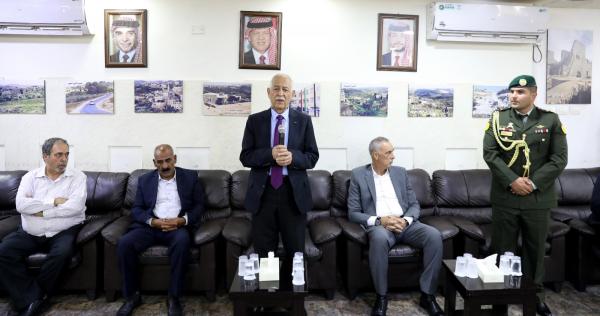 مندوبا عن الملك وولي العهد.. العيسوي يعزي بوفاة الصحفي جهاد أبو بيدر