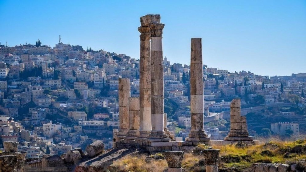 أجواء صيفية معتدلة في أغلب المناطق حتى الاثنين