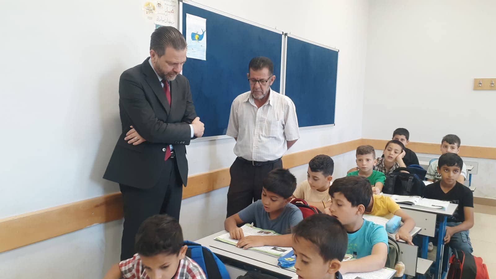 مدير تربية جرش يتفقد عدداً من مدارس المحافظة ويؤكد أهمية تهيئة بيئة تعليمية محفزة - صور