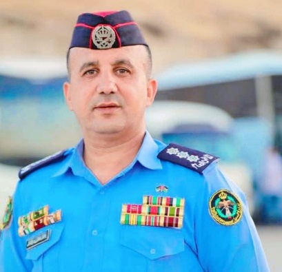 في موقف بطولي.. رجل أمن يسيطر على حريق شقة سكنية في جرش دون إصابات