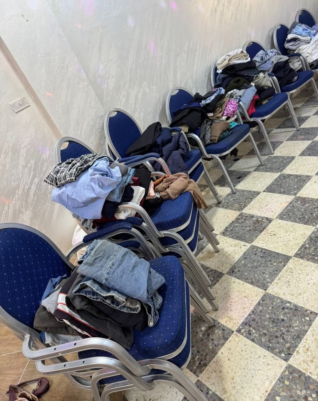 جمعية سيدات مدين الخيرية تنظم المعرض الخامس لتوزيع الملابس المجانية في الكرك