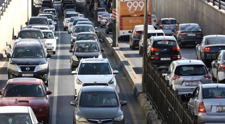ازدحامات خانقة نتيجة تصادم 3 مركبات في نفق الداخلية