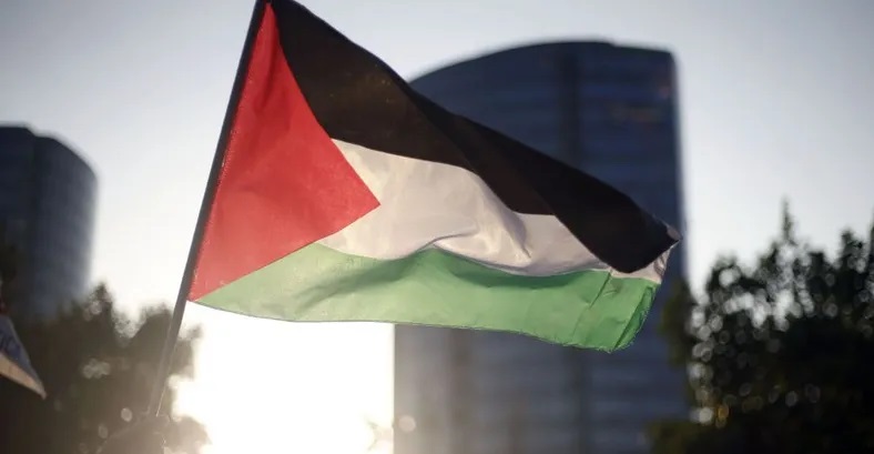 مستشار اشتيه: الحكومة الفلسطينية تقدم استقالتها لعباس الإثنين