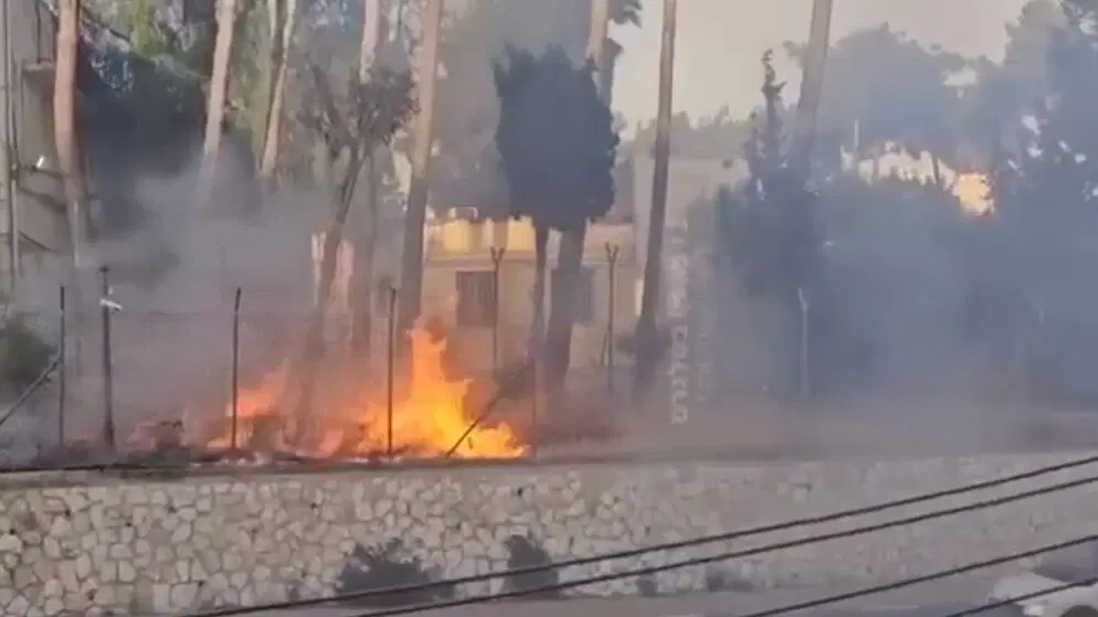 إغلاق مقر وكالة أونروا في حي الشيخ جراح بالقدس بعد إضرام "إسرائيليين" النار بمحيطه